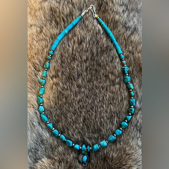 Turquoise and Sterling Silver Navajo Style Choker Necklace 16.5” - Picture 3 of 3